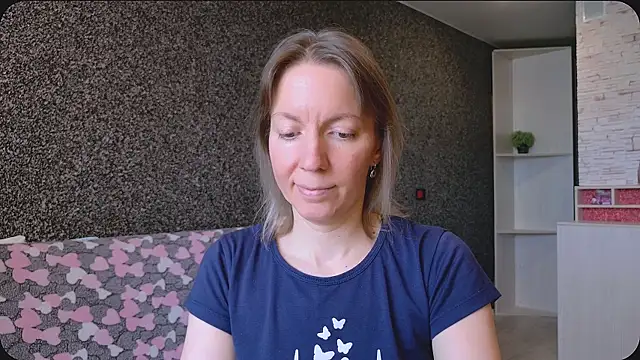 Amanda Luxe online show from July 18, 2:38 am