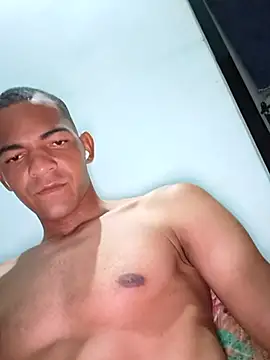 Snapshot of peubaianop19c chatting on March 15, 2:17 am peubaianop19c online show from March 15, 2:17 am