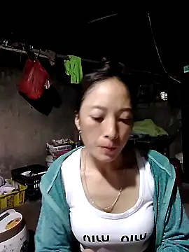 Snapshot of muamua99 chatting on May 7, 11:21 pm muamua99 online show from May 7, 11:21 pm