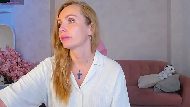 Marie Hayes online show from July 27, 1:12 am