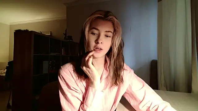 Dia DeAmas online show from February 11, 1:27 pm