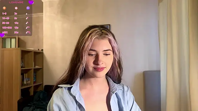 Dia DeAmas online show from April 28, 2:33 pm
