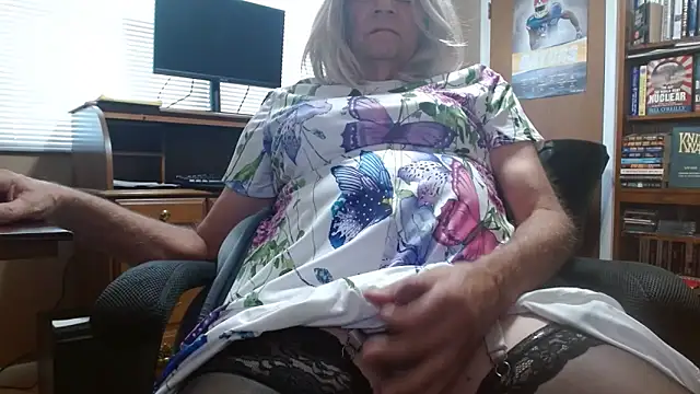 cheatinghubby1241 online show from April 18, 5:17 pm