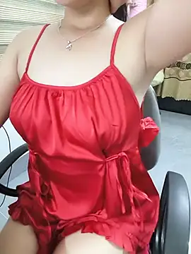 Snapshot of Heni6368 chatting on July 2, 9:37 am Heni6368 online show from July 2, 9:37 am