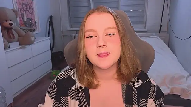 Snapshot of Ol1via chatting on February 3, 1:04 am Ol1via online show from February 3, 1:04 am