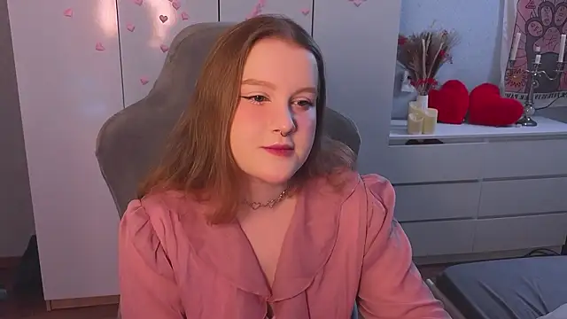 Snapshot of Ol1via chatting on February 13, 1:45 am Ol1via online show from February 13, 1:45 am