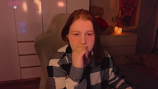 Snapshot of Ol1via chatting on March 1, 2:02 am Ol1via online show from March 1, 2:02 am