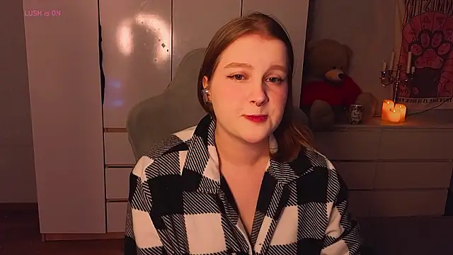 Snapshot of Ol1via chatting on March 5, 1:45 am Ol1via online show from March 5, 1:45 am