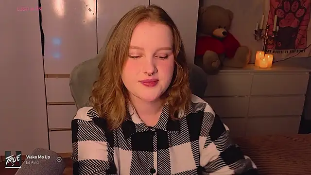 Snapshot of Ol1via chatting on March 6, 1:24 am Ol1via online show from March 6, 1:24 am