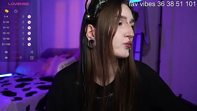 Alice Goth online show from July 8, 3:55 am