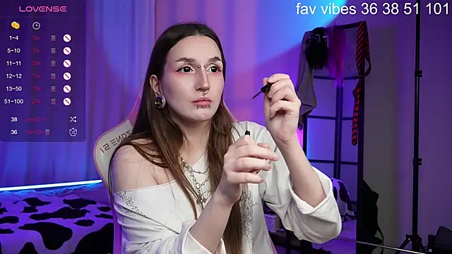 Alice Goth online show from July 26, 5:26 am