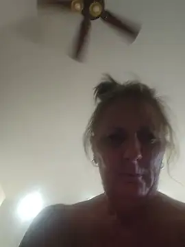 Snapshot of HotAzMilf chatting on May 12, 7:55 pm HotAzMilf online show from May 12, 7:55 pm