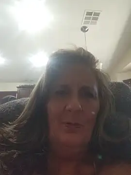Snapshot of HotAzMilf chatting on June 5, 8:47 pm HotAzMilf online show from June 5, 8:47 pm