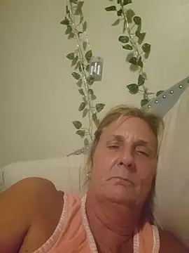 Snapshot of HotAzMilf chatting on June 15, 5:53 am HotAzMilf online show from June 15, 5:53 am
