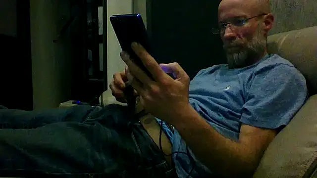 Snapshot of tittycum3636 chatting on February 14, 7:16 am tittycum3636 online show from February 14, 7:16 am