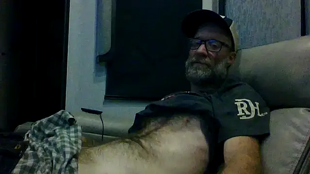 Snapshot of tittycum3636 chatting on February 22, 8:13 am tittycum3636 online show from February 22, 8:13 am