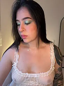 Snapshot of evelynrosess1 chatting on June 5, 10:59 pm evelynrosess1 online show from June 5, 10:59 pm