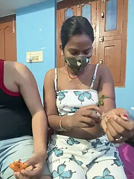 Snapshot of A-POOJA_RANI chatting on April 11, 1:43 am A-POOJA RANI online show from April 11, 1:43 am