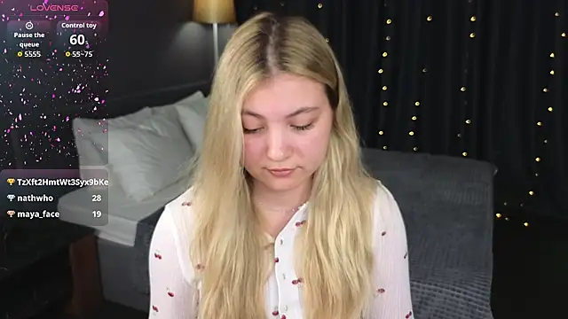 Snapshot of Angel__Grace chatting on May 15, 11:23 pm Angel Grace online show from May 15, 11:23 pm