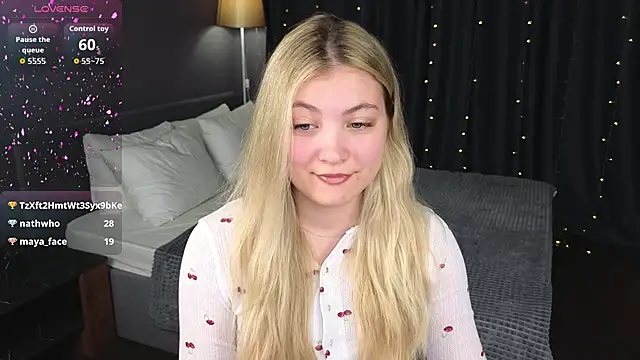 Snapshot of Angel__Grace chatting on May 16, 12:29 am Angel Grace online show from May 16, 12:29 am