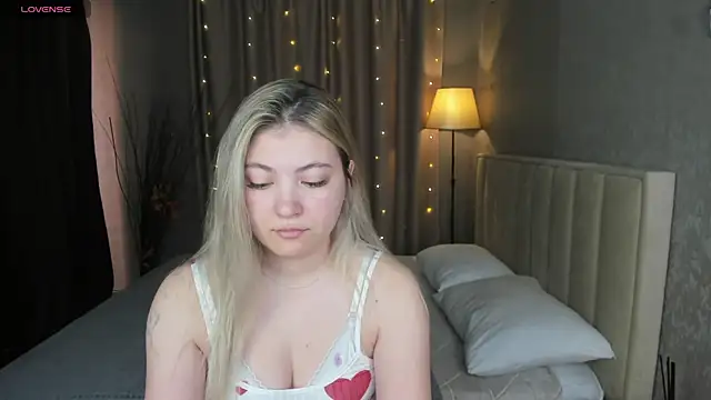 Snapshot of Angel__Grace chatting on June 5, 12:06 am Angel Grace online show from June 5, 12:06 am