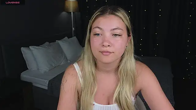 Snapshot of Angel__Grace chatting on June 16, 12:13 am Angel Grace online show from June 16, 12:13 am