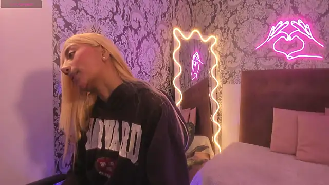 Snapshot of IRINA_TAY1 chatting on March 2, 4:03 am IRINA TAY1 online show from March 2, 4:03 am