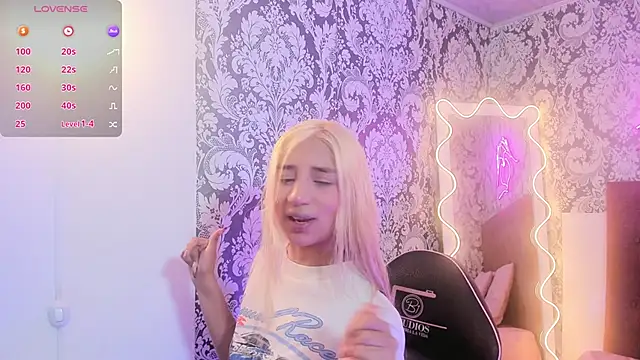 Snapshot of IRINA_TAY1 chatting on March 3, 3:56 am IRINA TAY1 online show from March 3, 3:56 am