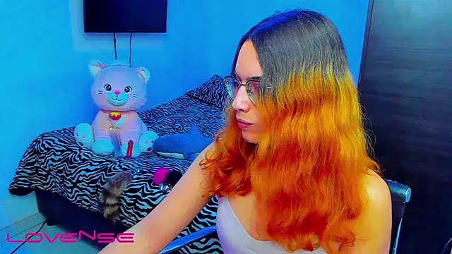lillykittyyy online show from April 4, 3:05 am