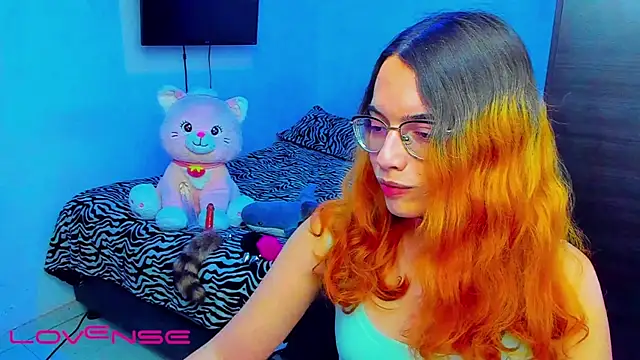 lillykittyyy online show from April 6, 3:15 am