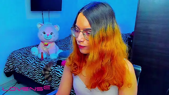 lillykittyyy online show from April 8, 3:06 am