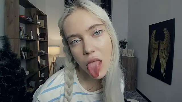 KristalCrowner online show from January 31, 7:23 pm