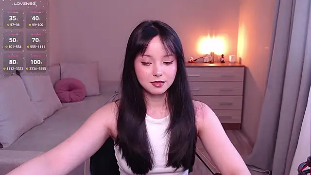 Snapshot of lia_hetty chatting on March 13, 2:12 pm lia hetty online show from March 13, 2:12 pm