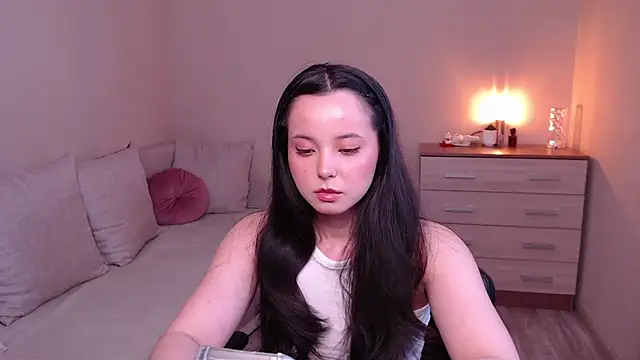 lia hetty online show from May 1, 1:59 pm
