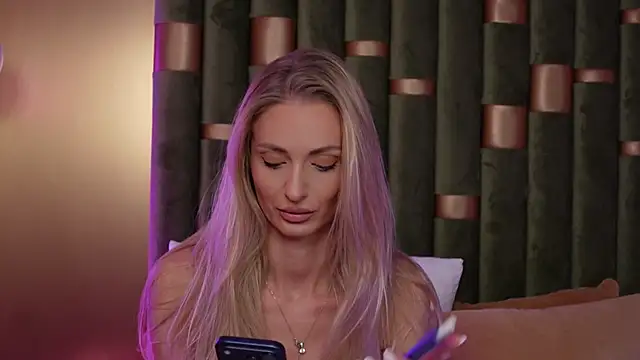 AmeliaAngel online show from September 28, 8:20 am