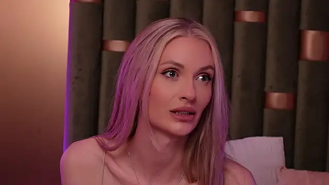 AmeliaAngel online show from June 11, 10:30 pm