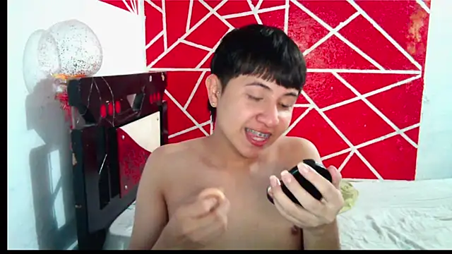 Snapshot of DIDIER_777 chatting on February 11, 9:53 pm DIDIER 777 online show from February 11, 9:53 pm