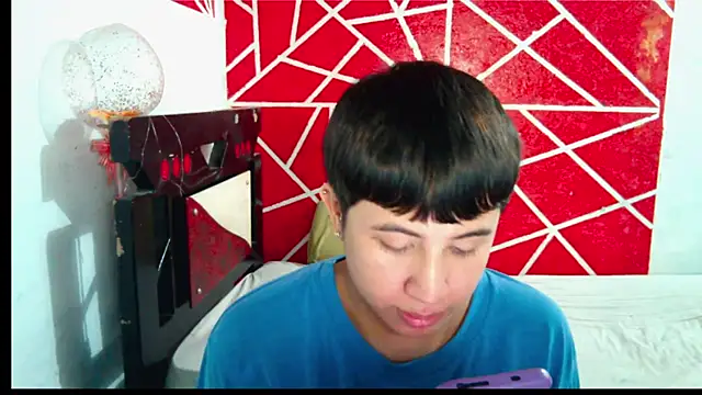 Snapshot of DIDIER_777 chatting on February 12, 10:27 pm DIDIER 777 online show from February 12, 10:27 pm