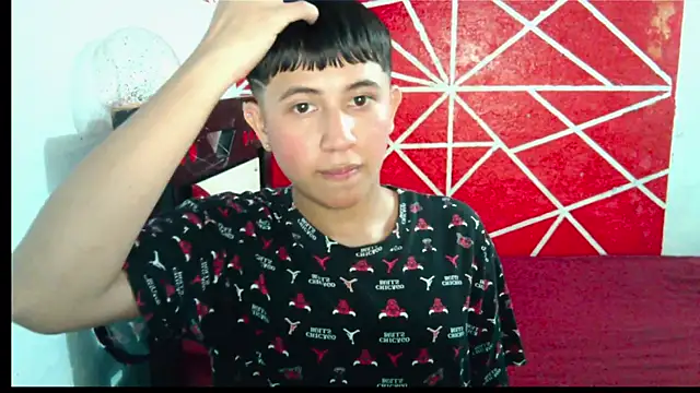 Snapshot of DIDIER_777 chatting on February 16, 9:22 pm DIDIER 777 online show from February 16, 9:22 pm