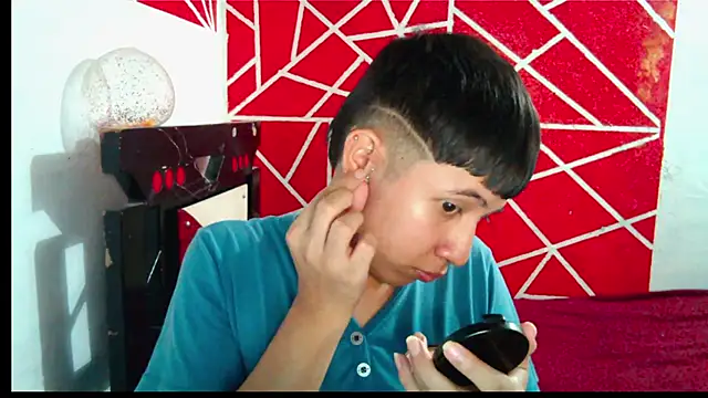 Snapshot of DIDIER_777 chatting on February 17, 9:21 pm DIDIER 777 online show from February 17, 9:21 pm