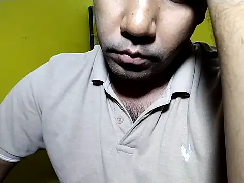 Snapshot of Lucky___05 chatting on June 5, 9:37 am Lucky 05 online show from June 5, 9:37 am