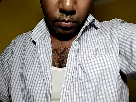Snapshot of Lucky___05 chatting on June 26, 6:29 am Lucky 05 online show from June 26, 6:29 am
