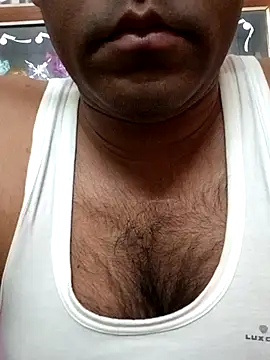 Snapshot of Lucky___05 chatting on July 1, 5:12 pm Lucky 05 online show from July 1, 5:12 pm