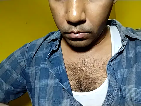 Snapshot of Lucky___05 chatting on July 9, 2:32 pm Lucky 05 online show from July 9, 2:32 pm