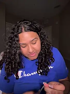 Snapshot of Angeliccreamyrican chatting on March 12, 1:56 am Angeliccreamyrican online show from March 12, 1:56 am