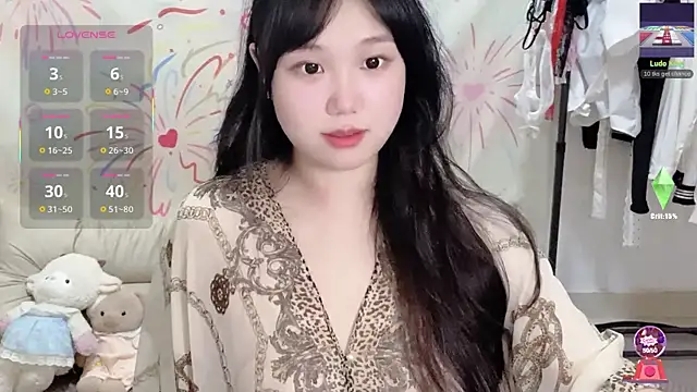 xiaoguai99 online show from June 18, 12:53 pm