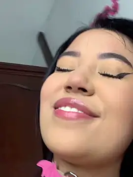 Snapshot of DulcePiink chatting on March 4, 7:20 pm DulcePiink online show from March 4, 7:20 pm