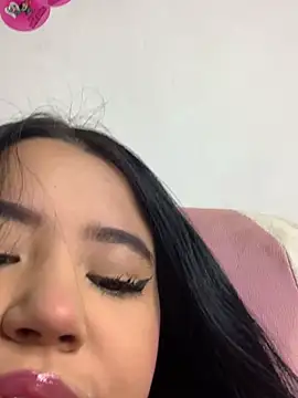 Snapshot of DulcePiink chatting on March 8, 8:34 pm DulcePiink online show from March 8, 8:34 pm