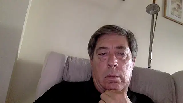 Snapshot of alfredo10011 chatting on June 17, 2:29 pm alfredo10011 online show from June 17, 2:29 pm
