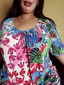 Snapshot of charmoutak_nada chatting on May 17, 9:00 pm charmoutak nada online show from May 17, 9:00 pm